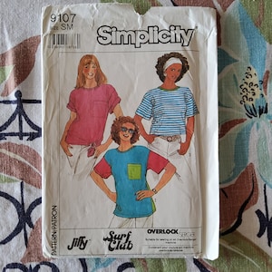 Simplicity 9107 Completo Uncut Factory Folds Vintage anni &#39;80 Modello di cucito Jiffy Serger Surf Club Maglietta oversize Taglia S Busto 32,5-34