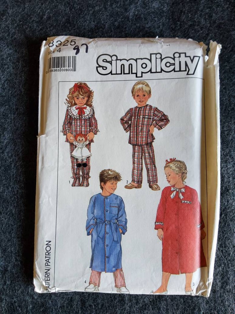 Simplicity 8325 Complete Uncut Factory Folds Vintage 80s Classic Children/'s Pajamas Christmas Eve Will Come Soon Enough