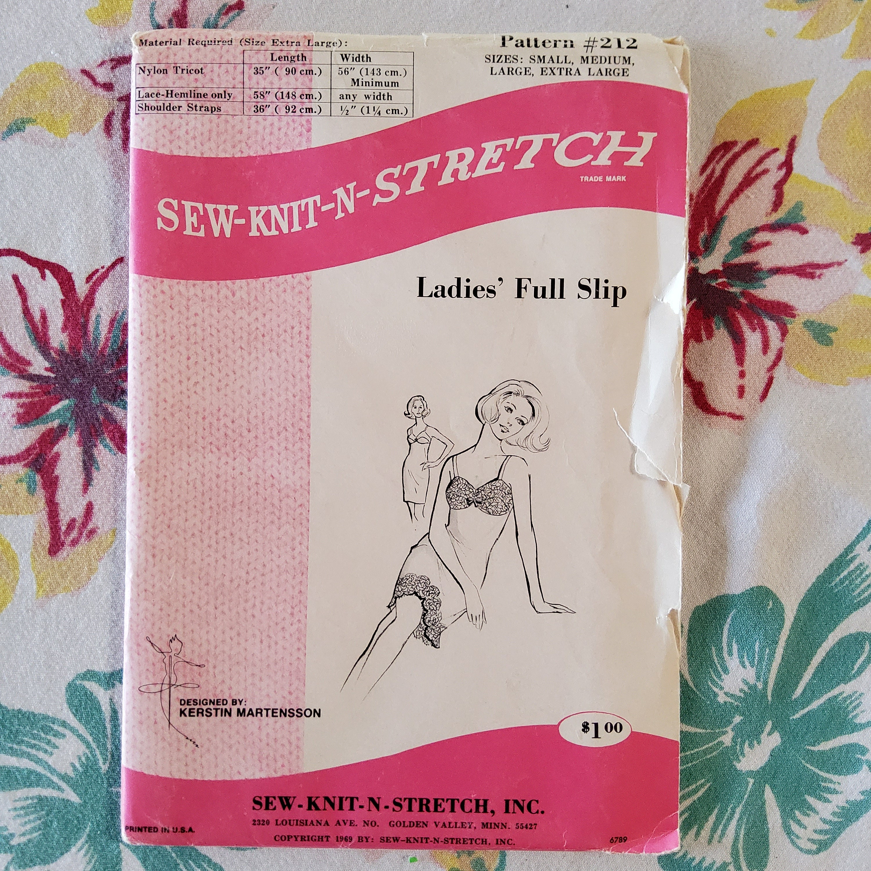 UNCUT Vintage Sewing PATTERN Kwik Sew 1017, Ladies 1980 Bra, Size 32 34 AA-D