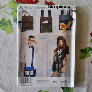 Patrón de costura Simplicity 8274 completo sin cortar, con pliegues de fábrica, para bolsos de temática divertida, unisex, Tardis, Wonder Woman, gótico, Prim, para teléfono