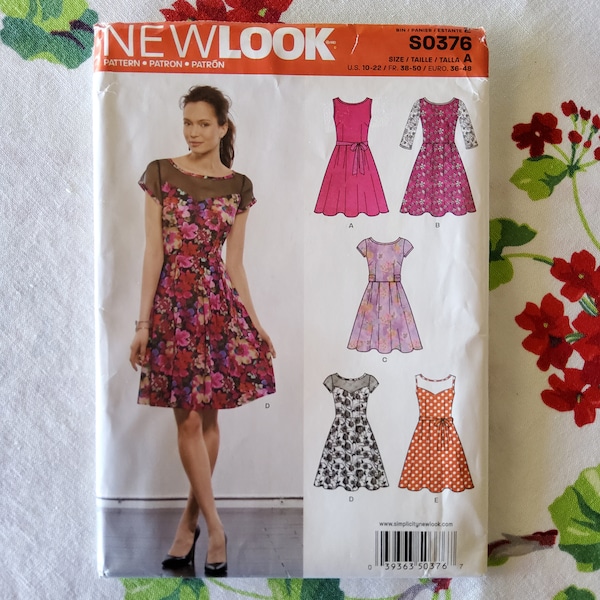 New Look 0376 / 6392 Complete Uncut Factory Folds Sewing Pattern Vaguely Retro Fit and Flare Dress Day Party Dance Sweetheart Neckline 10-22