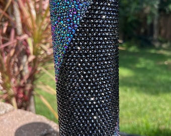 Stunning 20oz stainless steel tumbler with black honeycomb and midnight AB scattered pattern.