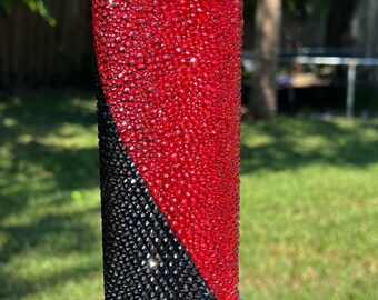 Queen of Hearts inspired 20oz stainless steel tumbler with black honeycomb and red scatter.