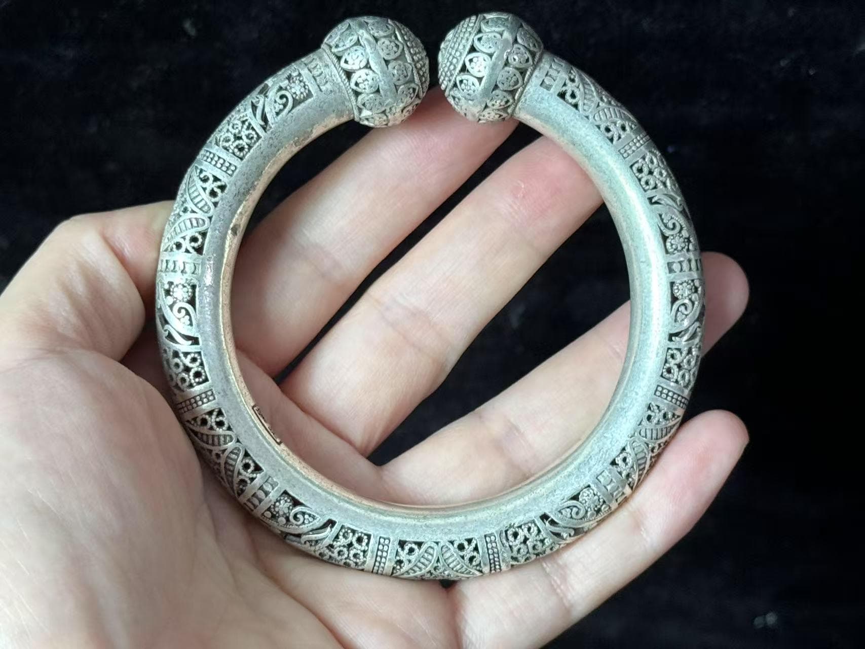ネパール製 ハンドメイド シルバー ブレスレット シルバーアクセサリー