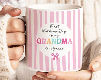 Taza personalizada para la nueva abuela para el Día de la Madre. Primer regalo del Día de la Madre para la abuela de parte de su nieto/a. Primera abuela ascendida a abuela.