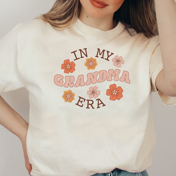 Oma Shirt In meiner Oma Ära T-Shirt Oma TShirt Werbung für Oma Shirt Geschenke für Oma Geburtstag Babymitteilung für Oma