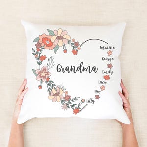 Personalised Grandma Pillow Gift From Grandkids Grandmas Retro Floral Cushion For Mothers Day Wildflower Pillow Great Grandma Birthday Gift