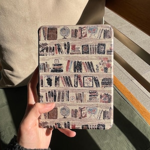 Cartoon Bookshelf Kindle Case Kobo Case Ereader Cover Gift for Book lovers Kindle Papwerwhite 12 Gen Case with Handstrap Clear Back