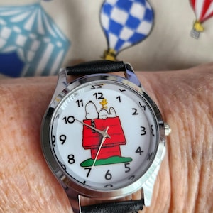 Vintage Inspired Snoopy Watch – Black Strap