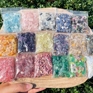 Chips de cristal genuinos a granel, bolsas de 1 oz, minicristales sueltos sin perforar de 5 a 7 mm, cristales de cuarzo rosa, chips de amatista, chips de piedras preciosas