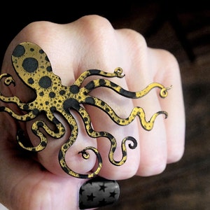 Spotted Octopus Ring – Oversized Sea Life Jewelry – 9 Neon or Metallic Colors – Elastic Band