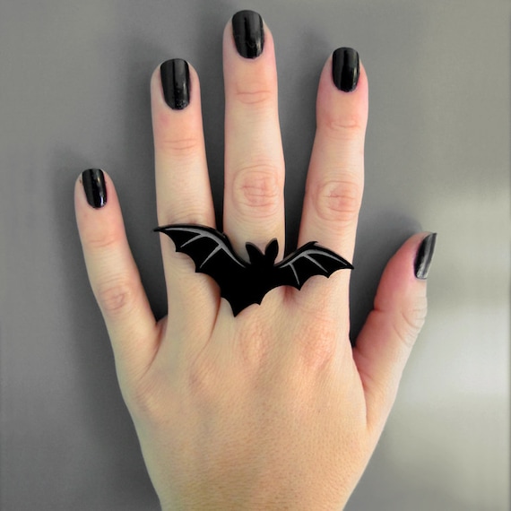Vampire Bat Ring – Halloween Gothic Costume Jewelry – Witchcore Vampirecore Statement Ring – 29 Color Options