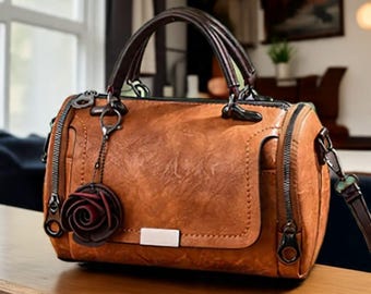 Vintage Floral Swirl Handbag: Light Brown Crossbody Purse with Metal Accents