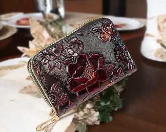Floral Embossed Zip Wallet – Vintage Style Card Holder
