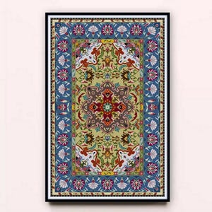 Può includere: Stampa di tappeto rettangolare incorniciata con un intricato disegno floreale. Il tappeto presenta un medaglione centrale nei toni del marrone, rosso e giallo, circondato da un campo verde chiaro. Un bordo blu con motivi floreali incornicia il design.