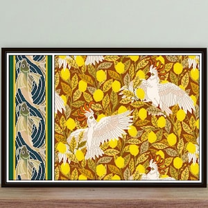 Puede incluir: Obra de arte enmarcada con un patrón de cacatúas blancas con crestas naranjas entre limones amarillos y hojas marrones. Un panel vertical a la izquierda muestra motivos de peces. La obra está enmarcada en negro.