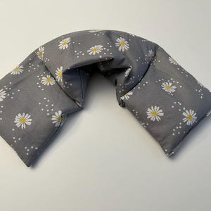 Rice Heating Pad, Heating Pack, Heated Neck Wrap,Hot Pack,Microwave Heating Pad, Scented or Unscented-Gray Daisy