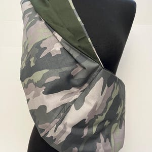 Draagdoek draagzak - grijze salie-olijf-camouflage draagdoek, kies je voeringkleur