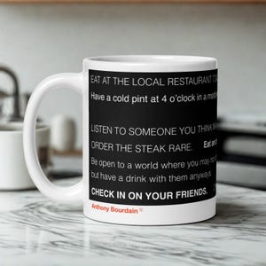"Antony Bourdain Zitat Tasse - ""Enjoy theRide"" Keramik Kaffeetasse, minimalistisches Foodie Geschenk, Reisende Küchen Dekoration, Koch Geschenkidee."