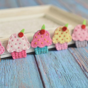 New! Set of 6pcs handmade felt cupcakes--Mix colors  (CL834)