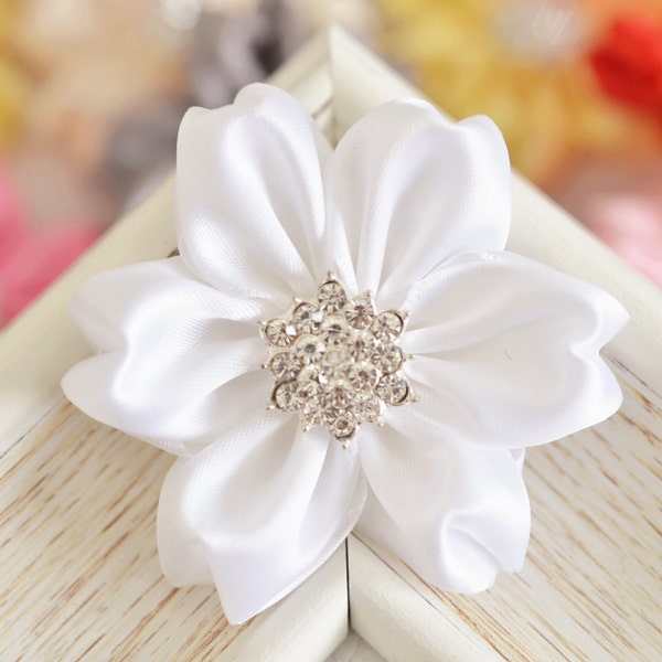 NEW! 4pcs Handmade Satin flowers--white (FB1061)