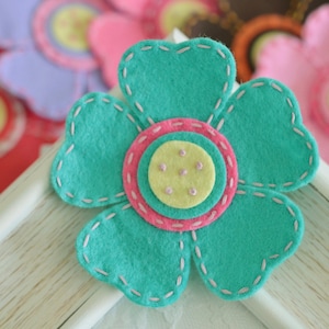 New! Handmade large felt flower-tro. turquoise (FT824)