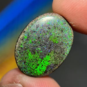 andamooka opal matrix green back multicolor 11.35cts