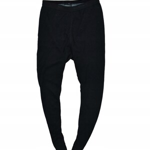 Puede incluir: Mallas térmicas negras con un diseño texturizado de rombos. Las mallas tienen una silueta ajustada y una cintura cómoda. Adecuadas para usar como capa o solas.