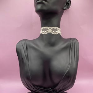 Beautiful Bridal Floral Lace Necklace Pretty Vintage Choker