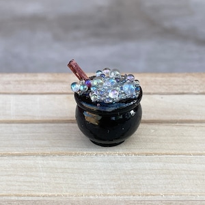 1/24 scale cauldron bubbles Halloween witch wizard potions spells magic realistic dollhouse miniature fairy garden