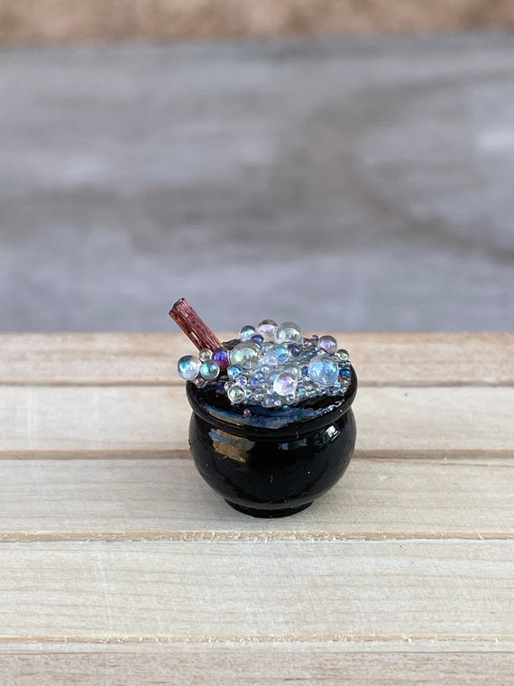 1/24 scale cauldron bubbles Halloween witch wizard potions spells magic realistic dollhouse miniature fairy garden