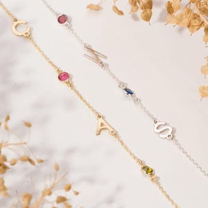 Personalisierte seitlich Anfangshalskette Buchstabe Birthstone Halskette Zierliche Edelstein-Halskette Monogramm Birthstone Halskette Muttertagsgeschenke