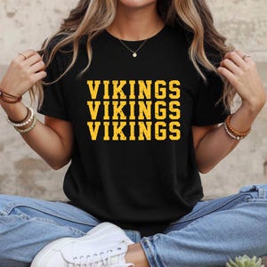 Vikings Football T-shirt, Football Tee Shirt, Vikings Fans Tailgate T-Shirt, Vikings fan gift, Vikings tee, Retro Sports Fan Shirt