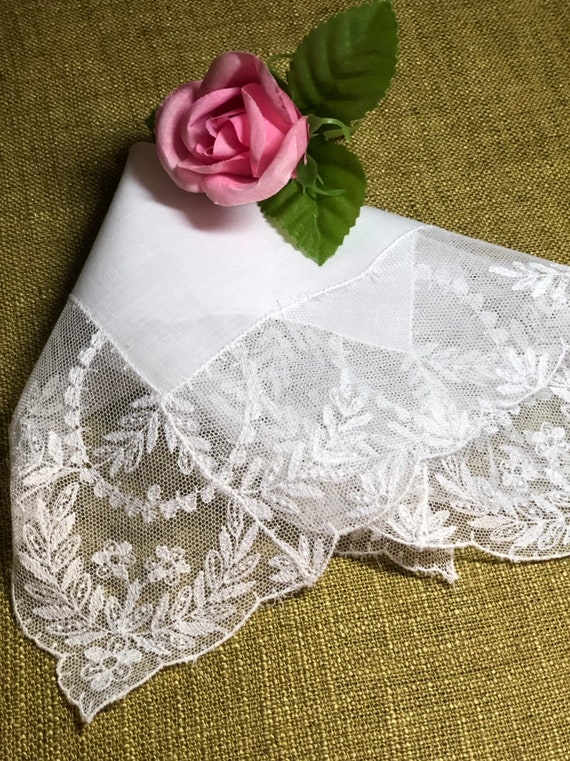 Vintage White Lace Bridal Hanky - Hankie Handkerc… - image 1