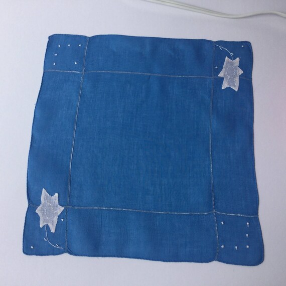 Vintage Blue Hanky with an White Appliqué Flower … - image 2