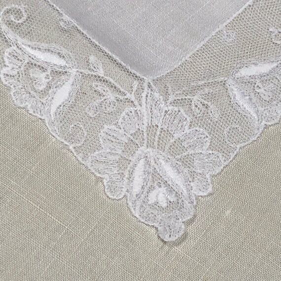 Vintage White Lace Bridal Hanky - Wedding  Hankie… - image 4