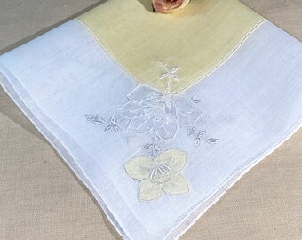 Vintage Yellow and White Hanky with White and Yellow Appliqué Flowers Handkerchief Hankie Bridal Gift Wedding