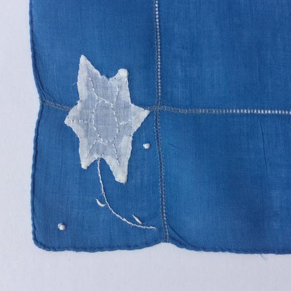 Vintage Blue Hanky with an White Appliqué Flower … - image 4