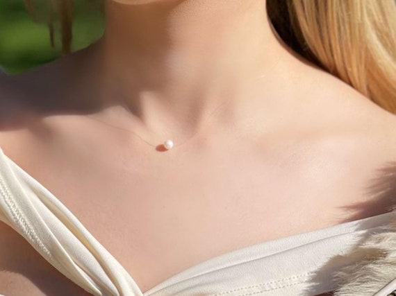Delicate Floating Pearl Choker Necklace: Minimalist Boho Style