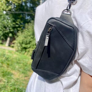 Crazy Horse Leather Crossbody Bag: Vintage Brown Belt Pouch