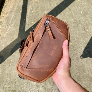 Leather Banana Hip Waist Sling Fanny Pack Belt Bag Men&#39;s  Bum Bag Gift for Boyfriend Leather Sling Pouch Minimalist Leather Crossbody Bag
