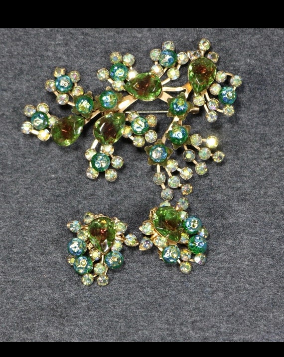 rare vintage  jewelry beau jewels uranium matching