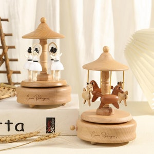 Caja de música personalizada - Caja de música de madera con forma de carrusel de ballet - Caja de música tallada para niños - Regalo para baby shower - Juguete conmemorativo para bebé - Regalo de Navidad