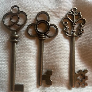 Small bronze keys for crafts and decor and accessorising