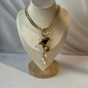 Gold Cable Chain Statement Necklace with Pearl Accent (16.92 inch)
