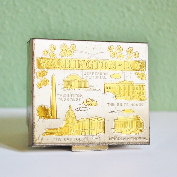 Vintage Novelty Washington DC Money Holder Compact