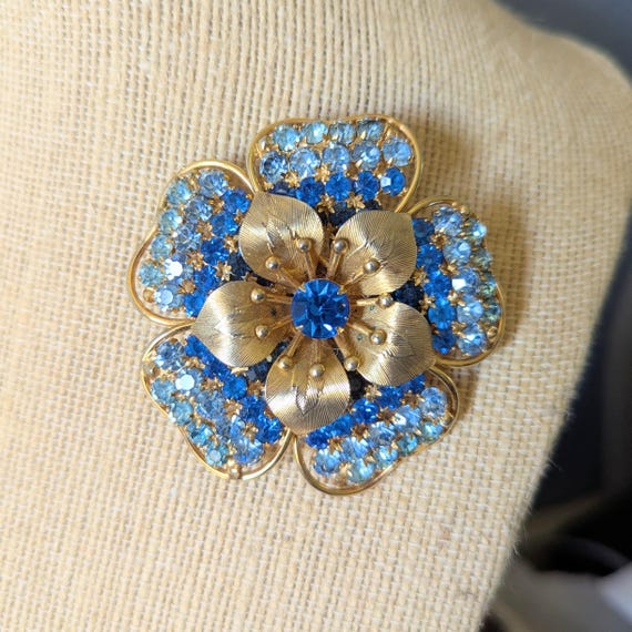 Vintage Napier Faux Sapphire Flower Pin Blue Rhinesto… - Gem