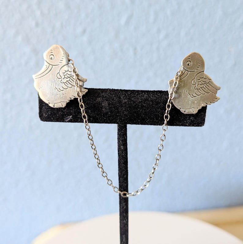 1930s Sterling Silver Duck Bib Clips, Vintage Sweater Guard zdjęcie 1