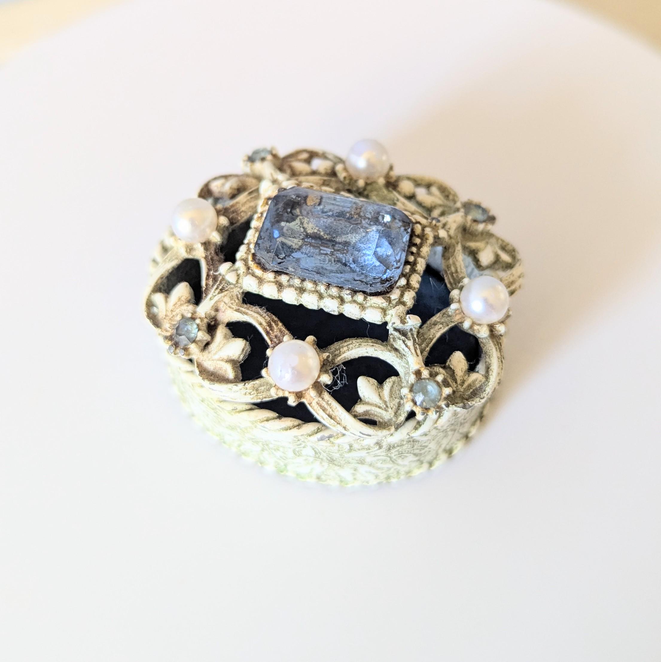 【1960’s】 SRO Alum rhinestone decorated 51oC5+zW0mL._UF350,350_QL50_.jpg