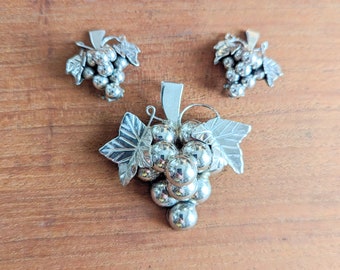 Vintage Mexican Silver Grape Cluster Brooch Pendant and Earrings Set 1950s 60s Novelty 925